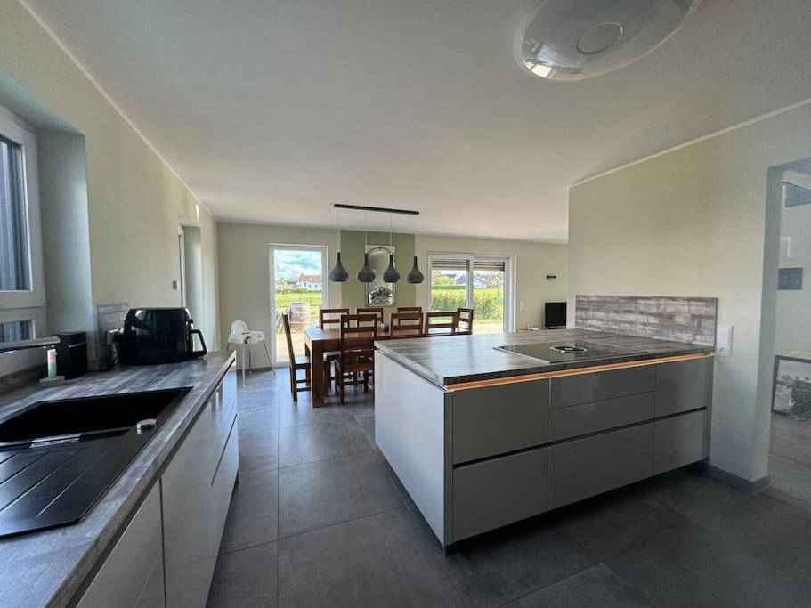 Modernes Ferienhaus In Uedersdorf Kültér fotó