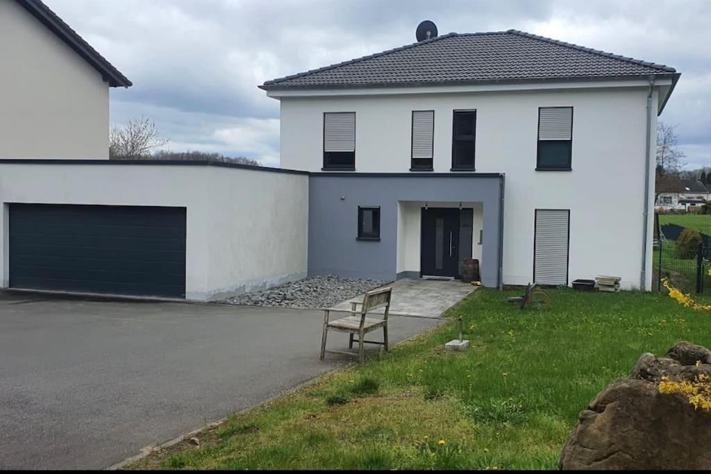 Modernes Ferienhaus In Uedersdorf Kültér fotó